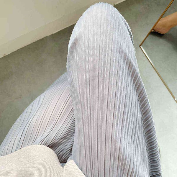 miyake pleated cropped straight pants casual korean fashion 2022 spring new high waist slit causal elegant clothing 221225, Black;white
miyake pleated cropped straight pants casual korean fashion 2022 spring new high waist slit causal elegant clothing 221225, Black;white