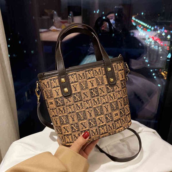 women's 2022 new fashion portable large capacity one messenger bag vegetable basket vintage crossbody shoulder bags purses wallets hand
women's 2022 new fashion portable large capacity one messenger bag vegetable basket vintage crossbody shoulder bags purses wallets hand
