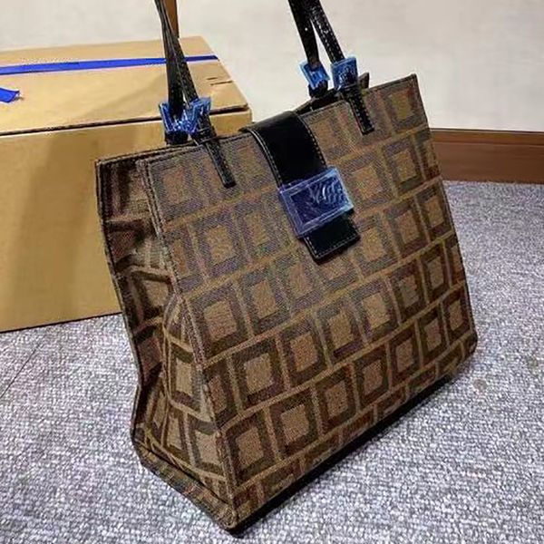 2022 fashion tote shopping interior zipper pocket bags luxury designers bag saddle satchel wallets string hasp baguette ladies vintage casua, Red;black
2022 fashion tote shopping interior zipper pocket bags luxury designers bag saddle satchel wallets string hasp baguette ladies vintage casua, Red;black