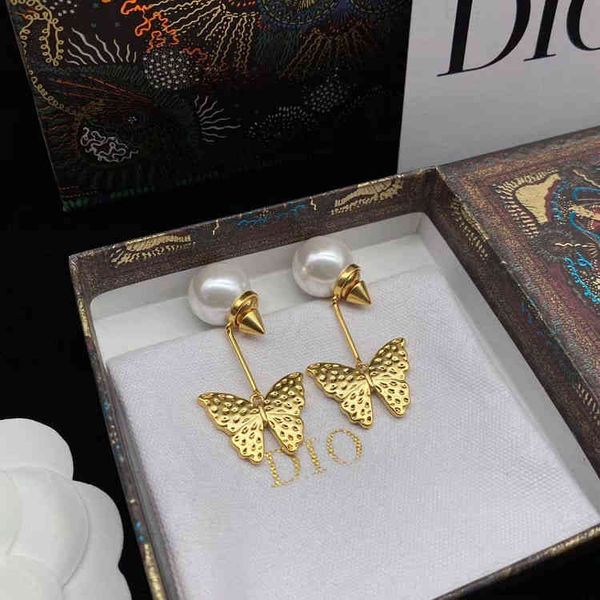 d di family spot butterfly pearl personality temperament female 2022 luxury brand fashion design versatile ladies jewelry stud earrings, Golden;silver
d di family spot butterfly pearl personality temperament female 2022 luxury brand fashion design versatile ladies jewelry stud earrings, Golden;silver