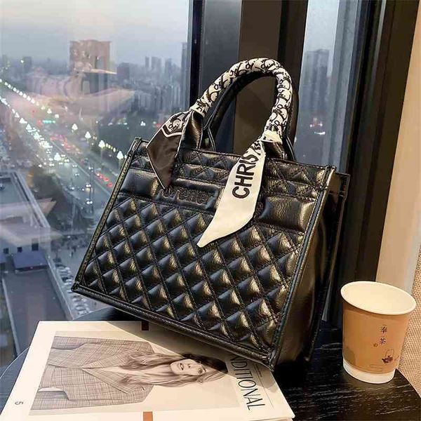 72% factory online sale sense of large capacity bag autumn and winter atmosphere handbag red versatile tote bag
72% factory online sale sense of large capacity bag autumn and winter atmosphere handbag red versatile tote bag
