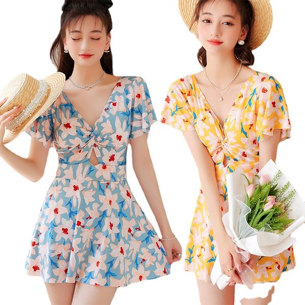 ins style summer women's swimsuit boxer pants one-piece skirt fairy style belly covering arm drawstring ruffle edge swimsuit
ins style summer women's swimsuit boxer pants one-piece skirt fairy style belly covering arm drawstring ruffle edge swimsuit
