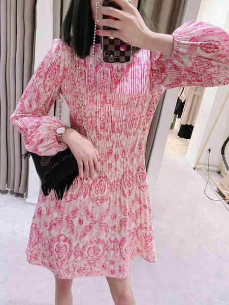 casual dresses french single / spring and summer elegant pink pleated abstract printed micro sleeved dress, Black;gray
casual dresses french single / spring and summer elegant pink pleated abstract printed micro sleeved dress, Black;gray