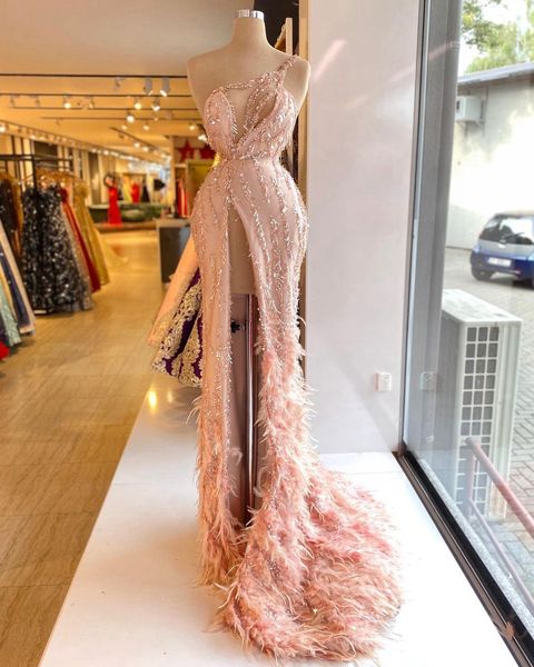 one shoulder luxurious prom dresses straps crystals evening dress custom made beaded women feathers front split party gown, Black;red
one shoulder luxurious prom dresses straps crystals evening dress custom made beaded women feathers front split party gown, Black;red