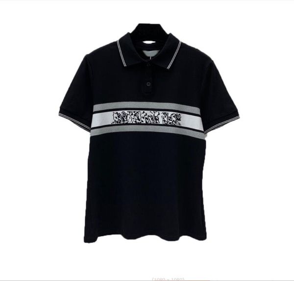 220 2022 spring autumn brand same style sweater short sleeve t shirt lapel neck pullover fashion womens clothes womens weini, White;black 
220 2022 spring autumn brand same style sweater short sleeve t shirt lapel neck pullover fashion womens clothes womens weini, White;black