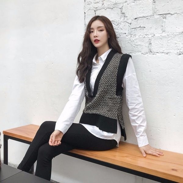 sweater vest women loose stripes pullover vneck sleeveless outer vest female fashion wild split fork sweater womens y201128, Black;white 
sweater vest women loose stripes pullover vneck sleeveless outer vest female fashion wild split fork sweater womens y201128, Black;white
