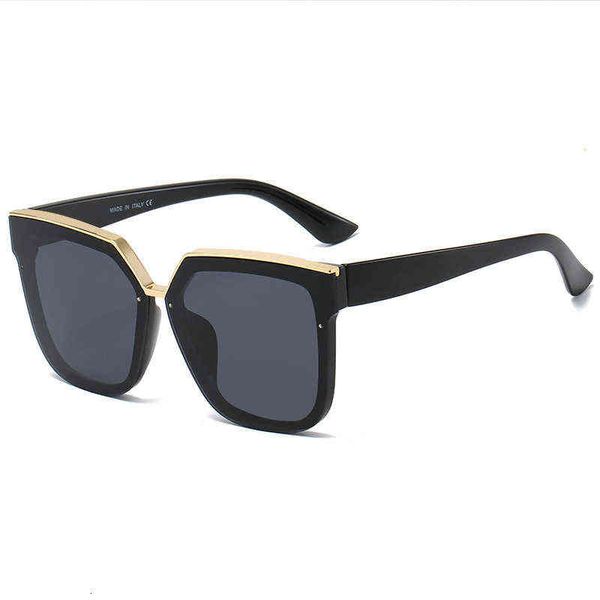 2022 new fashion sunglasses men's leisure hd outdoor sun visor drive women's sunglasses 616y, White;black
2022 new fashion sunglasses men's leisure hd outdoor sun visor drive women's sunglasses 616y, White;black