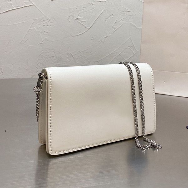2022 women luxury saddle bag bright leather shoulder designer bags fashion chain flip cover the tote bag vintage lady mini purse handbag
2022 women luxury saddle bag bright leather shoulder designer bags fashion chain flip cover the tote bag vintage lady mini purse handbag