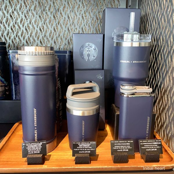 starbucks cup 2020 christmas red classic black gold stanley method pressure bottle straw cup thermos gift box
starbucks cup 2020 christmas red classic black gold stanley method pressure bottle straw cup thermos gift box