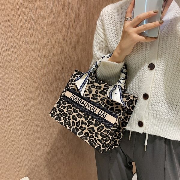canvas autumn winter new texture tote version foreign style hand leisure armpit design purses online
canvas autumn winter new texture tote version foreign style hand leisure armpit design purses online