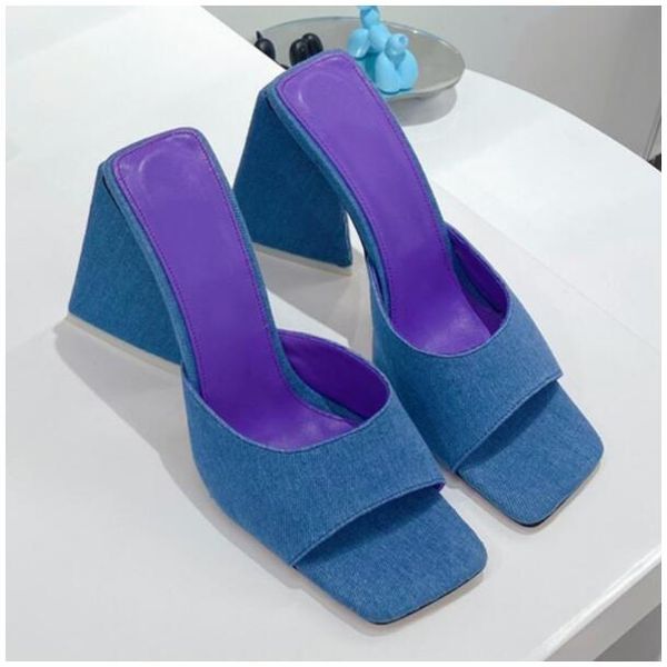 2022 summer slippers european and american fashion ultra high heel square toe chunky heel sandals fish mouth shoes slideshow designer shaped, Black
2022 summer slippers european and american fashion ultra high heel square toe chunky heel sandals fish mouth shoes slideshow designer shaped, Black