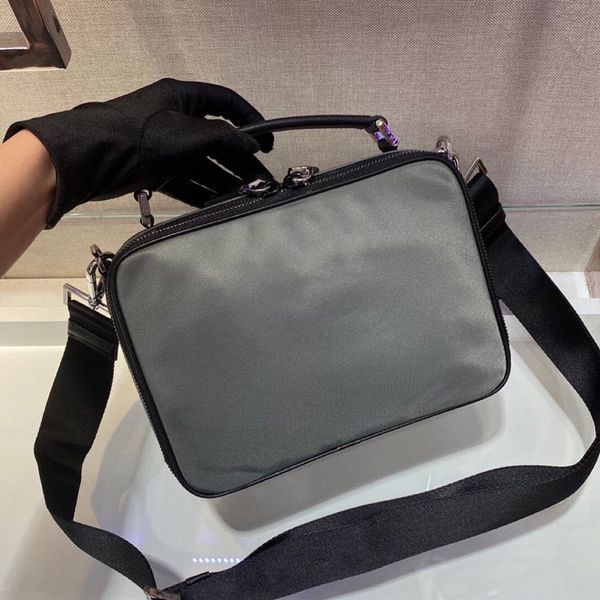 new mens shoulder bag vintage cross grain cowhide double zipper portable camera leather birkin handbag multi-compartment crossbody bag men d
new mens shoulder bag vintage cross grain cowhide double zipper portable camera leather birkin handbag multi-compartment crossbody bag men d