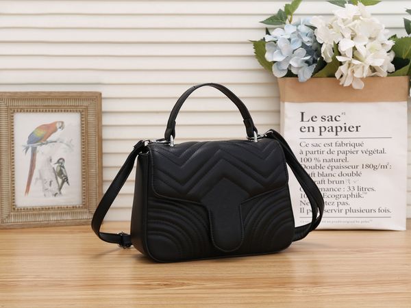 tz ladies black shoulder bags women's chain messenger bag fashion heart leather handbag women brand name bags 24cm 1008#
tz ladies black shoulder bags women's chain messenger bag fashion heart leather handbag women brand name bags 24cm 1008#