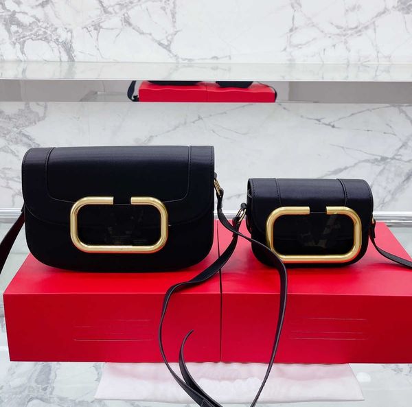 shoulder bag luxury women cross body handbag fashion with classic letter designer bags size 2
shoulder bag luxury women cross body handbag fashion with classic letter designer bags size 2