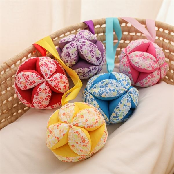 1pc baby hand catching cloth infant interaction colored ball with ribbon appease bed hanging rattle toy gift 220812
1pc baby hand catching cloth infant interaction colored ball with ribbon appease bed hanging rattle toy gift 220812