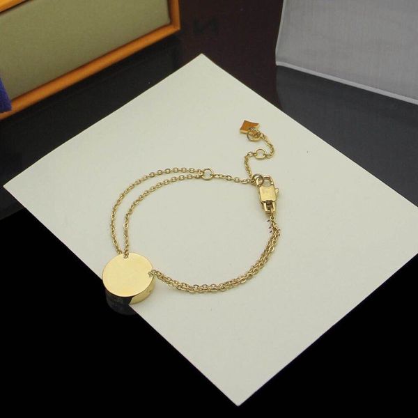 classic designer pendant charm bracelets combination silver rose gold necklace fashion jewelrys wristband letter simple clover luxury lovers, Golden;silver
classic designer pendant charm bracelets combination silver rose gold necklace fashion jewelrys wristband letter simple clover luxury lovers, Golden;silver