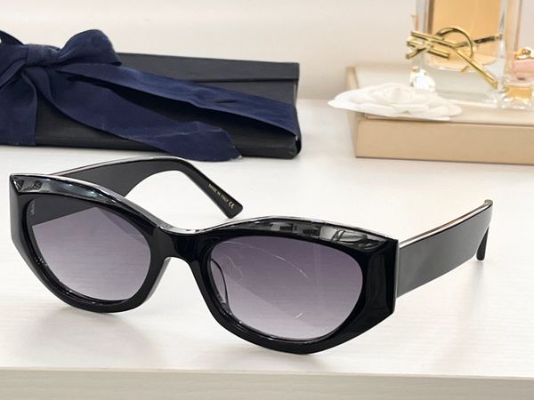 womens sunglasses for women men sun glasses mens mu fashion style protects eyes uv400 lens with random box, White;black
womens sunglasses for women men sun glasses mens mu fashion style protects eyes uv400 lens with random box, White;black