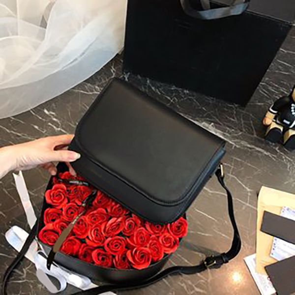 one shoulder diagonal bag delicate low-key classic stripe fresh elegant simple and generous not easy to be outdated lightweight practical an
one shoulder diagonal bag delicate low-key classic stripe fresh elegant simple and generous not easy to be outdated lightweight practical an