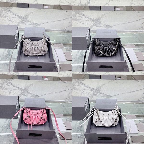 luxury le cagole designer bag women half moon handbag shoulder mini motorcycle bag leather fashion trend ladies handbags i1ri#
luxury le cagole designer bag women half moon handbag shoulder mini motorcycle bag leather fashion trend ladies handbags i1ri#