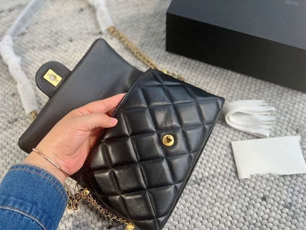 paris latest style handbag multicolor beach bag one shoulder shopping capacity women's purse designer leather charm color gift box 
paris latest style handbag multicolor beach bag one shoulder shopping capacity women's purse designer leather charm color gift box