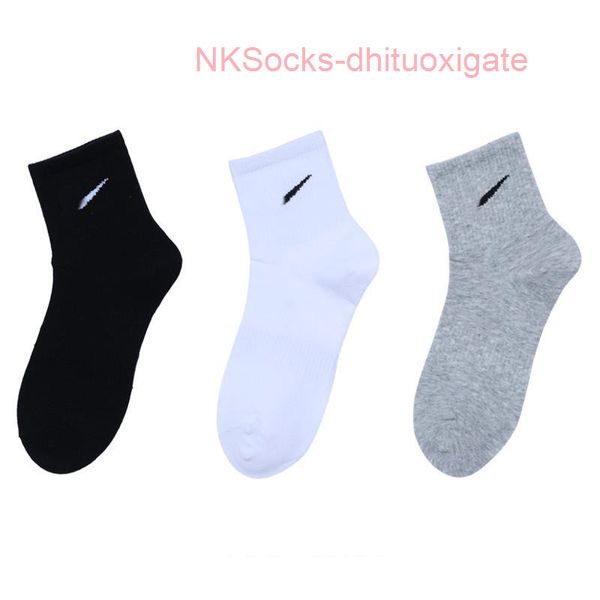 classic fashion men's socks gift box stockings hook brand black white gray medium tube sports cotton sweat absorbing sock men women lux
classic fashion men's socks gift box stockings hook brand black white gray medium tube sports cotton sweat absorbing sock men women lux