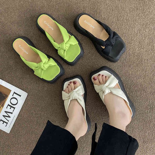 designer shoes muffin thick soled cross open toe slippers for women to wear the 2022 new summer niche french style square head sandals, Black
designer shoes muffin thick soled cross open toe slippers for women to wear the 2022 new summer niche french style square head sandals, Black