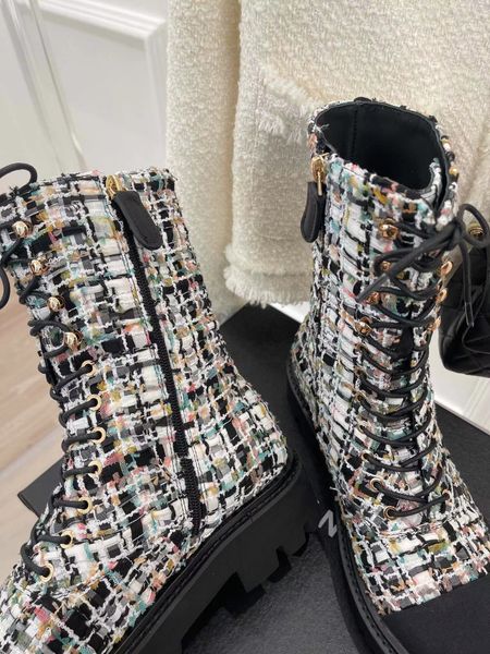 22 new autumn winter fresh casual motorcycle boots shoes beauty and practical and classic dust-proof bag box, Black
22 new autumn winter fresh casual motorcycle boots shoes beauty and practical and classic dust-proof bag box, Black