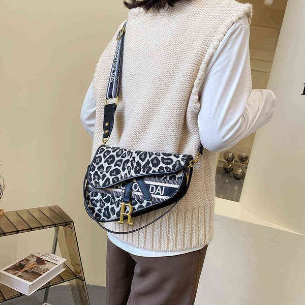 2022 designer bags bag female single shoulder simple womens genuine leather shoulder crossbody handbags
2022 designer bags bag female single shoulder simple womens genuine leather shoulder crossbody handbags