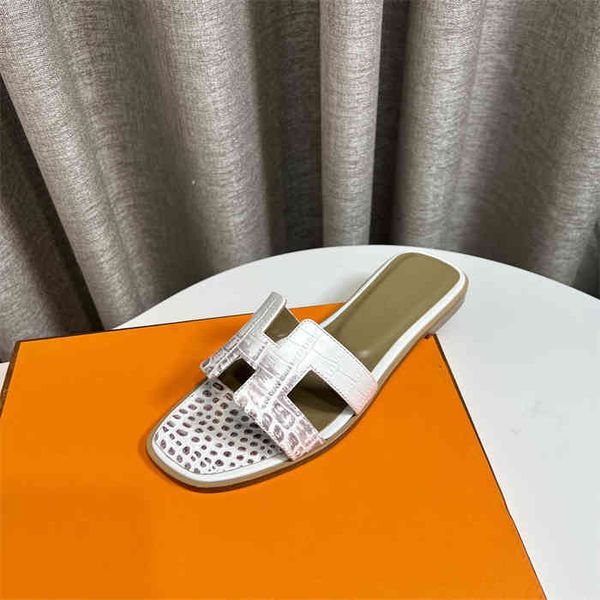 slippers large flat bottom leather korean h-shaped slippers stone ostrich for women in summer, Black
slippers large flat bottom leather korean h-shaped slippers stone ostrich for women in summer, Black