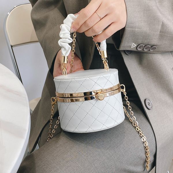 luxury mini ladies drum bag casual all-match fold evening handbag leather chain one shoulder lipstick bag
luxury mini ladies drum bag casual all-match fold evening handbag leather chain one shoulder lipstick bag