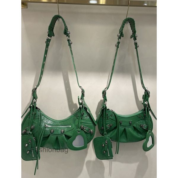 bags designer bag handbag three 2022 shoulder one rivet locomotive le cagole oil wax skin female diagonal span vecj 
bags designer bag handbag three 2022 shoulder one rivet locomotive le cagole oil wax skin female diagonal span vecj