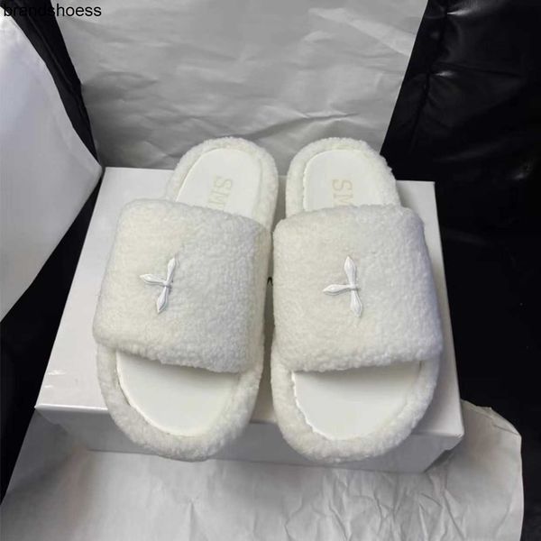 shoes slippers smfk garden cross flower plush women's 22 net red super fire slacker wear outside
shoes slippers smfk garden cross flower plush women's 22 net red super fire slacker wear outside