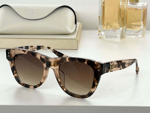 sunglasses for women men summer style anti-ultraviolet 4093 retro shield lens plate rectangle full frame fashion eyeglasses random box, White;black
sunglasses for women men summer style anti-ultraviolet 4093 retro shield lens plate rectangle full frame fashion eyeglasses random box, White;black
