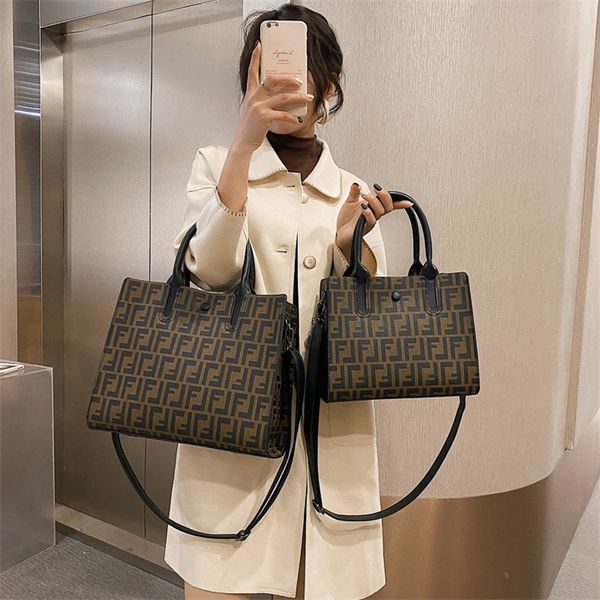 50% off 2022 new women's bags can be customized and mixed batches printing large bucket temperament versatile trend
50% off 2022 new women's bags can be customized and mixed batches printing large bucket temperament versatile trend