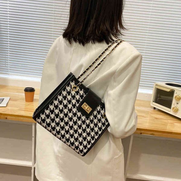 women's bag 2022 trend luxury brand ladies handbag winter 2022 fashion new chain single shoulder msenger bags
women's bag 2022 trend luxury brand ladies handbag winter 2022 fashion new chain single shoulder msenger bags
