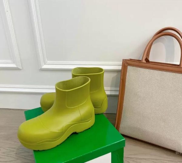 2022 classical fashion puddle women designer short boots light waterproof casual shoes genuine rubber oversized sole various colors boots, Black
2022 classical fashion puddle women designer short boots light waterproof casual shoes genuine rubber oversized sole various colors boots, Black