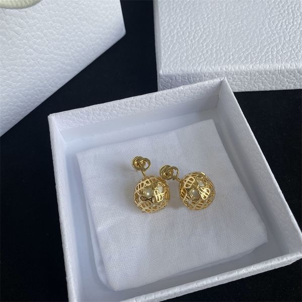 light luxury hollowed out letter earrings high sense pearl temperament gold wire ball earrings female i, Golden
light luxury hollowed out letter earrings high sense pearl temperament gold wire ball earrings female i, Golden