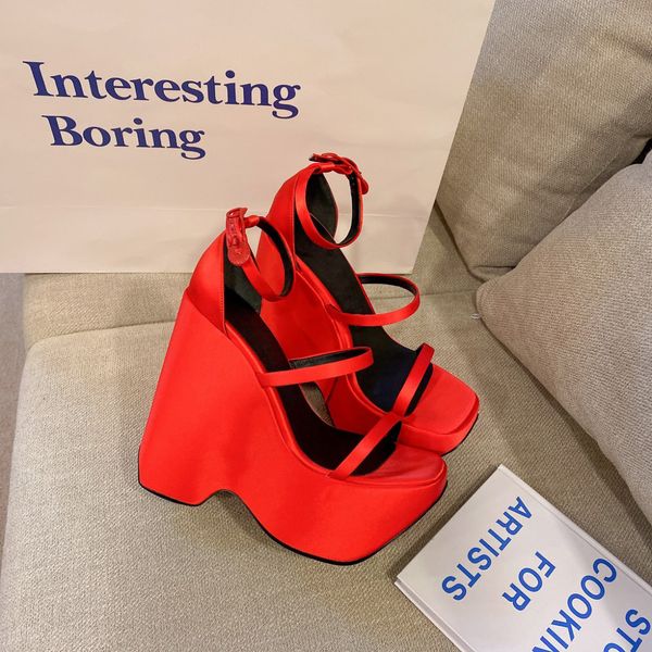 red medusa head-embellished triplatform satin platform wedges sandals high-chunky heels ankle strap open toe women heeled luxury designers s, Black
red medusa head-embellished triplatform satin platform wedges sandals high-chunky heels ankle strap open toe women heeled luxury designers s, Black