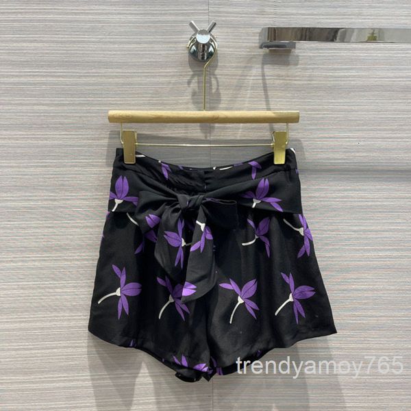 women's shorts flower printed silk shorts leisure fresh lace up high waist straight pants thin women summer end, White;black
women's shorts flower printed silk shorts leisure fresh lace up high waist straight pants thin women summer end, White;black