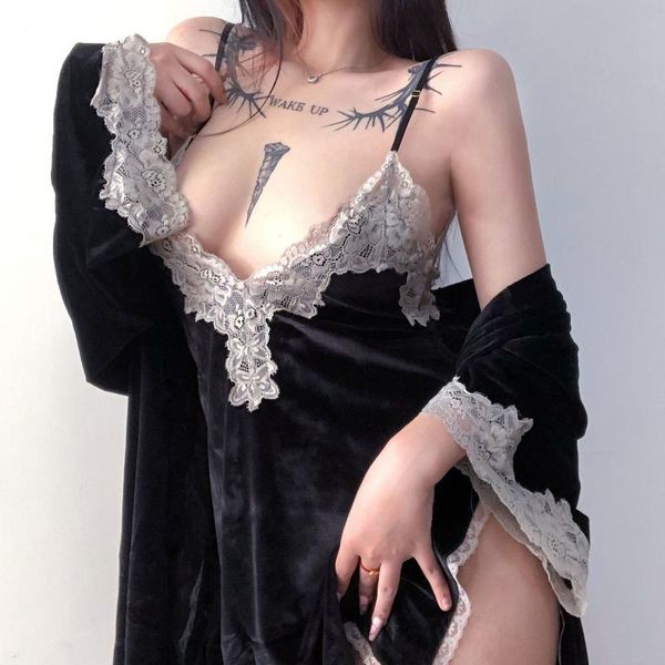 women's sleepwear hikigawa pajamas women autumn gold velvet two-piece suspender nightdress with chest pad long-sleeve nightgown home se, Black;red
women's sleepwear hikigawa pajamas women autumn gold velvet two-piece suspender nightdress with chest pad long-sleeve nightgown home se, Black;red