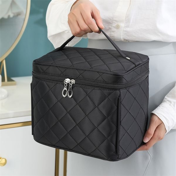 women cosmetic bag case high capacity makeup waterproof quality foldable travel organizer beautician pouch 220617
women cosmetic bag case high capacity makeup waterproof quality foldable travel organizer beautician pouch 220617