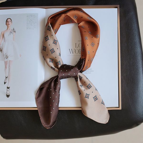 (buy 1 get 1 scarf new ins small square scarf female all-match spring and autumn professional wear accessories korean version of literature, Blue;gray
(buy 1 get 1 scarf new ins small square scarf female all-match spring and autumn professional wear accessories korean version of literature, Blue;gray