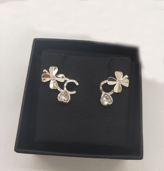 2022 charm stud earring with flower and diamond in 18k gold plated for women engagement jewelry gift have box stamp ps7848, Golden
2022 charm stud earring with flower and diamond in 18k gold plated for women engagement jewelry gift have box stamp ps7848, Golden