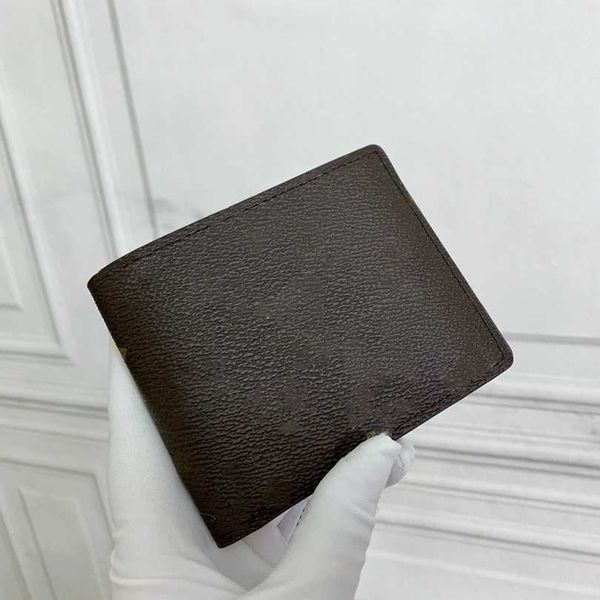 mini wallet with slots neat discreet to fit into jacket suits breast pockets men fashion little short square card, Red;black
mini wallet with slots neat discreet to fit into jacket suits breast pockets men fashion little short square card, Red;black