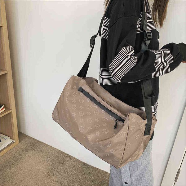 factory online export designer brand bags 2022 spring and new women's fabric solid color simple fashion versatile trend single shoulder
factory online export designer brand bags 2022 spring and new women's fabric solid color simple fashion versatile trend single shoulder