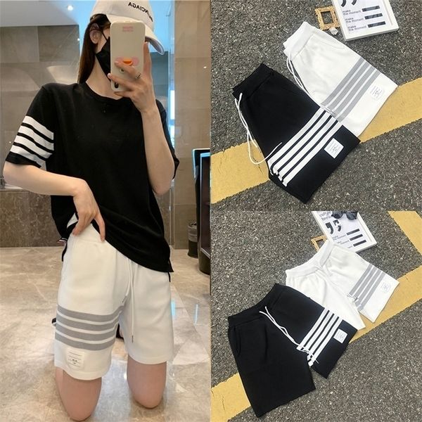 2022 summer new trendy men's clothing tb college style ice silk knitted shorts women's outer wear sports pants fashion ins loose w, White;black
2022 summer new trendy men's clothing tb college style ice silk knitted shorts women's outer wear sports pants fashion ins loose w, White;black