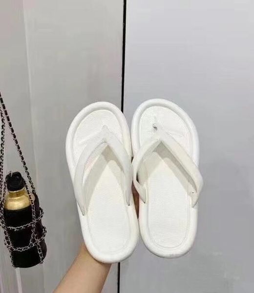 women slippers non-slip flat fashion brand new arrival cool ins summer girl student soft classic design leisure simple seaside beach vacatio, Black
women slippers non-slip flat fashion brand new arrival cool ins summer girl student soft classic design leisure simple seaside beach vacatio, Black