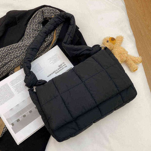 winter overlarge cotton women shoulder bag nylon quilted crossbody designer down padded messenger s for big tote 220617
winter overlarge cotton women shoulder bag nylon quilted crossbody designer down padded messenger s for big tote 220617