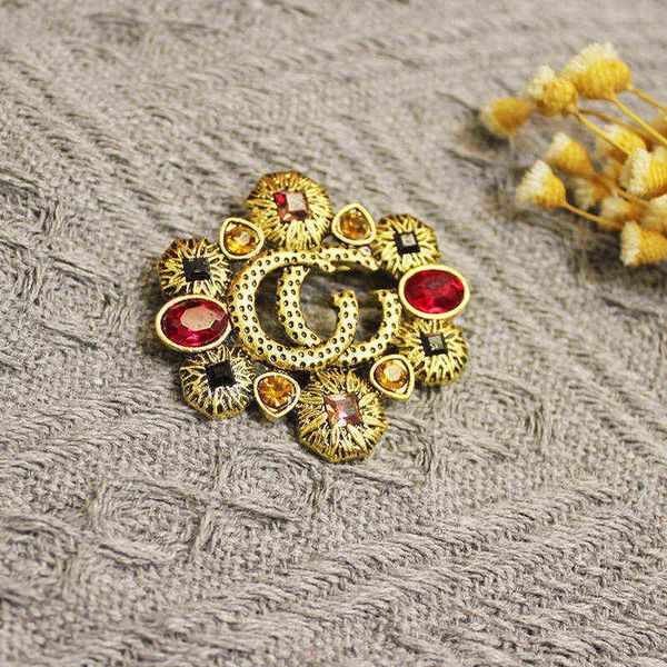 factory outlet new palace style high sense coat suit accessories ancient brooch alloy letter, Gray
factory outlet new palace style high sense coat suit accessories ancient brooch alloy letter, Gray