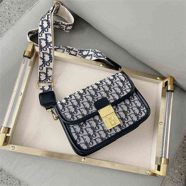 sense embroidered canvas retro old wide belt single messenger small 70% off wholesale factory
sense embroidered canvas retro old wide belt single messenger small 70% off wholesale factory